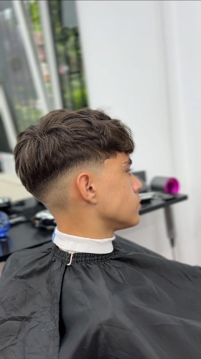 Tunsoare făcută în salon — lucrarea 4